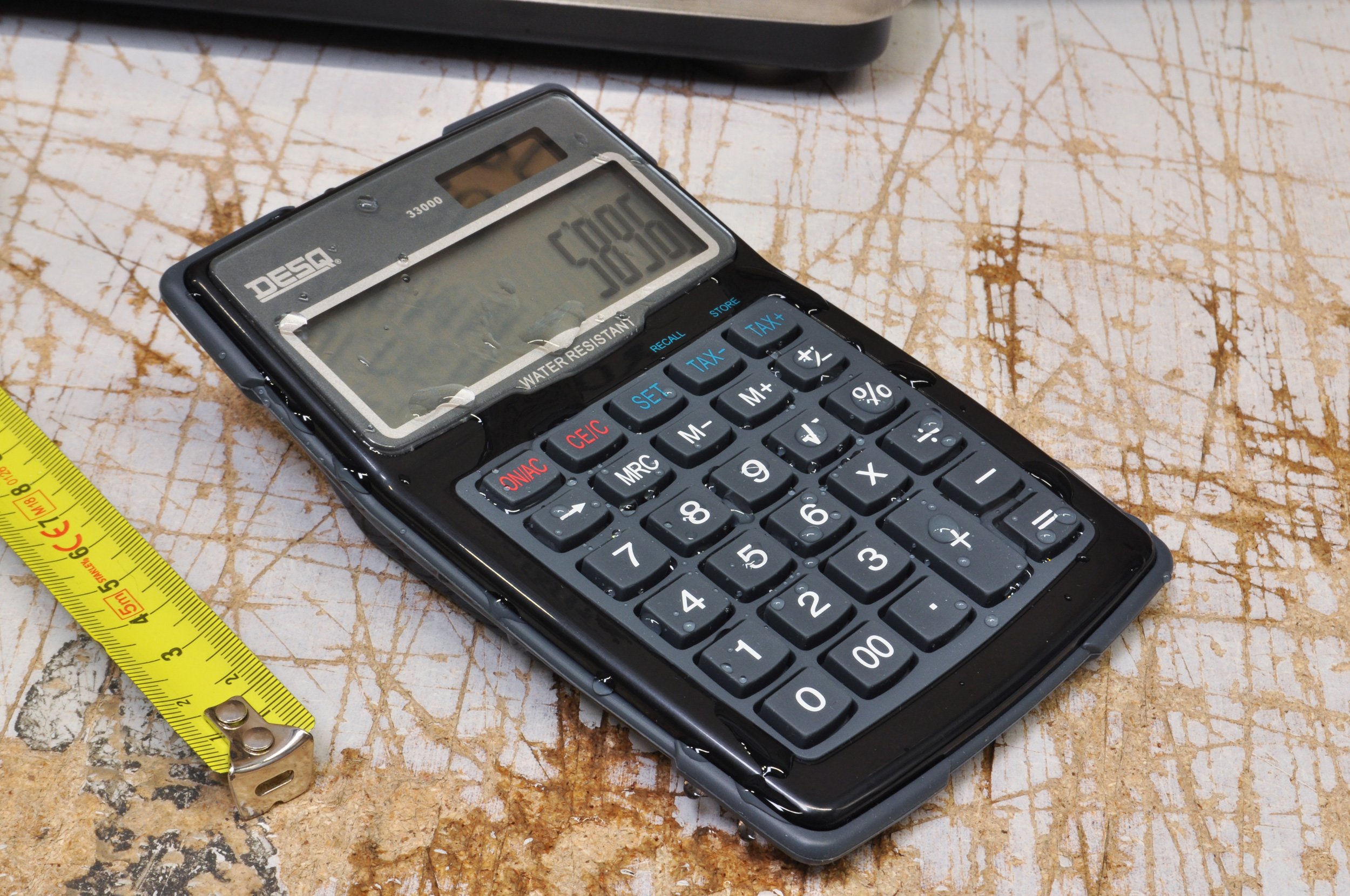 Calculatrice Anti Poussière Hydrofuge DESQ® Calculatrice Bureau Étanche - 12 Chiffres - Anti-Poussière - Parfaite Pour Pros Et Extérieur Calculatrice Bureau Desq